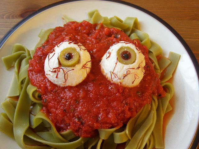 Decorate With Spider Webs Halloween Recipes & Food Ideas For KidsHalloween Recipes & Food Ideas For Kids - Kraft Canada.